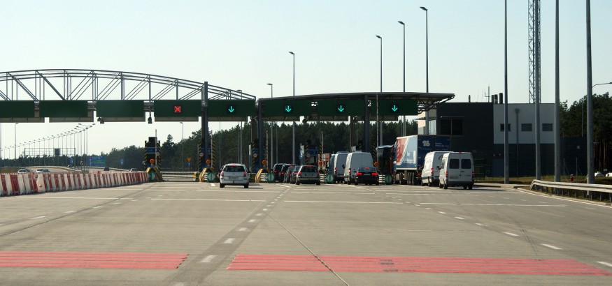 A2_(Poland)_Tarnawa_toll_plaza,_dir._Świecko